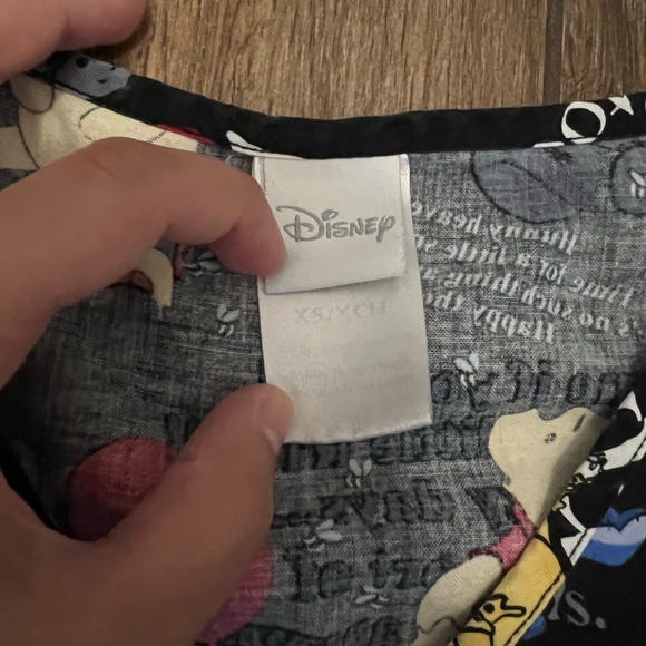 Women’s size XS scrub top - Picture 2 of 2